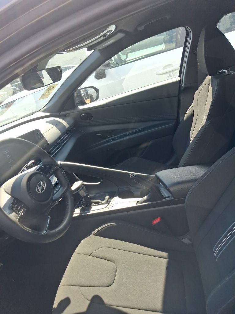 Used 2026 Hyundai Elantra Sport FWD image 5