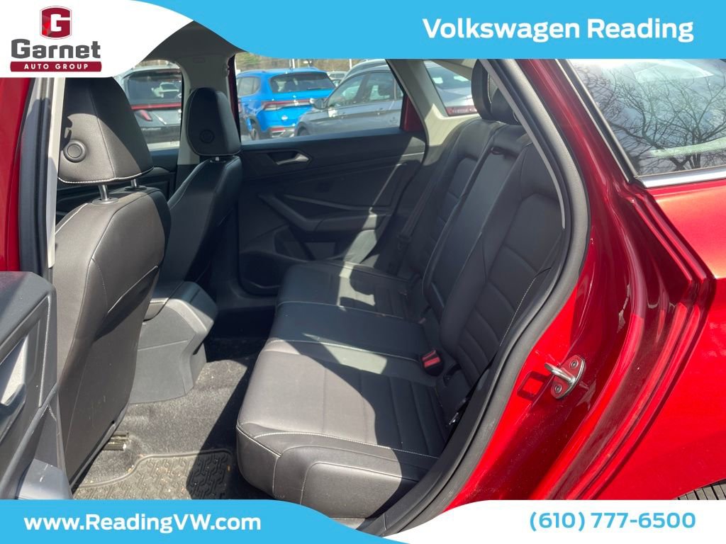 Used 2023 Volkswagen Jetta SE w/ Panoramic Sunroof Package FWD image 12