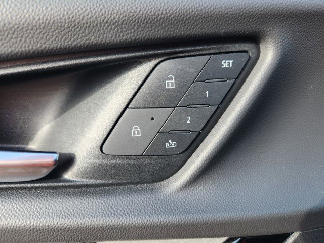 Used 2025 Chevrolet Equinox RS w/ Safety and Technology Package image 32