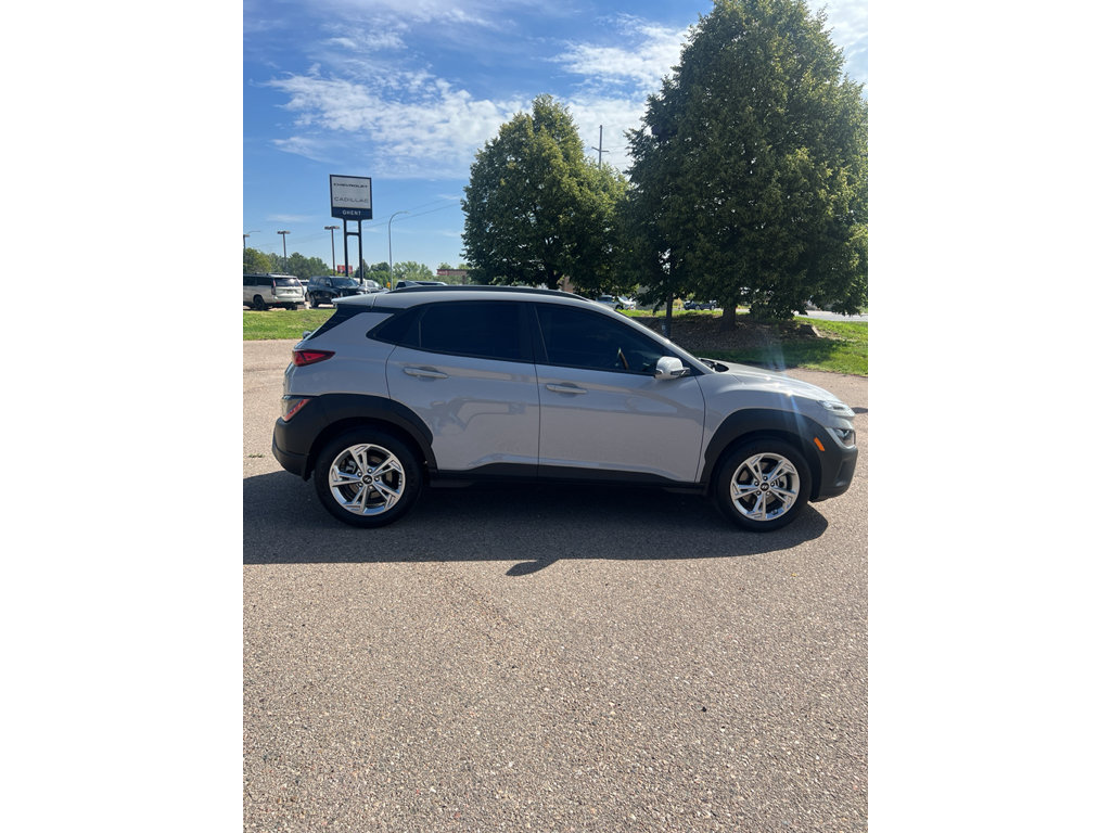 Used 2022 Hyundai Kona SEL w/ Convenience Package AWD/4WD image 17