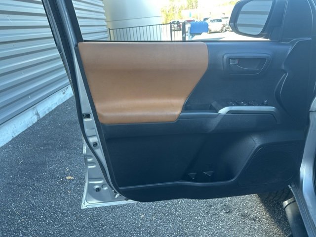 Used 2020 Toyota Tacoma SR5 image 11