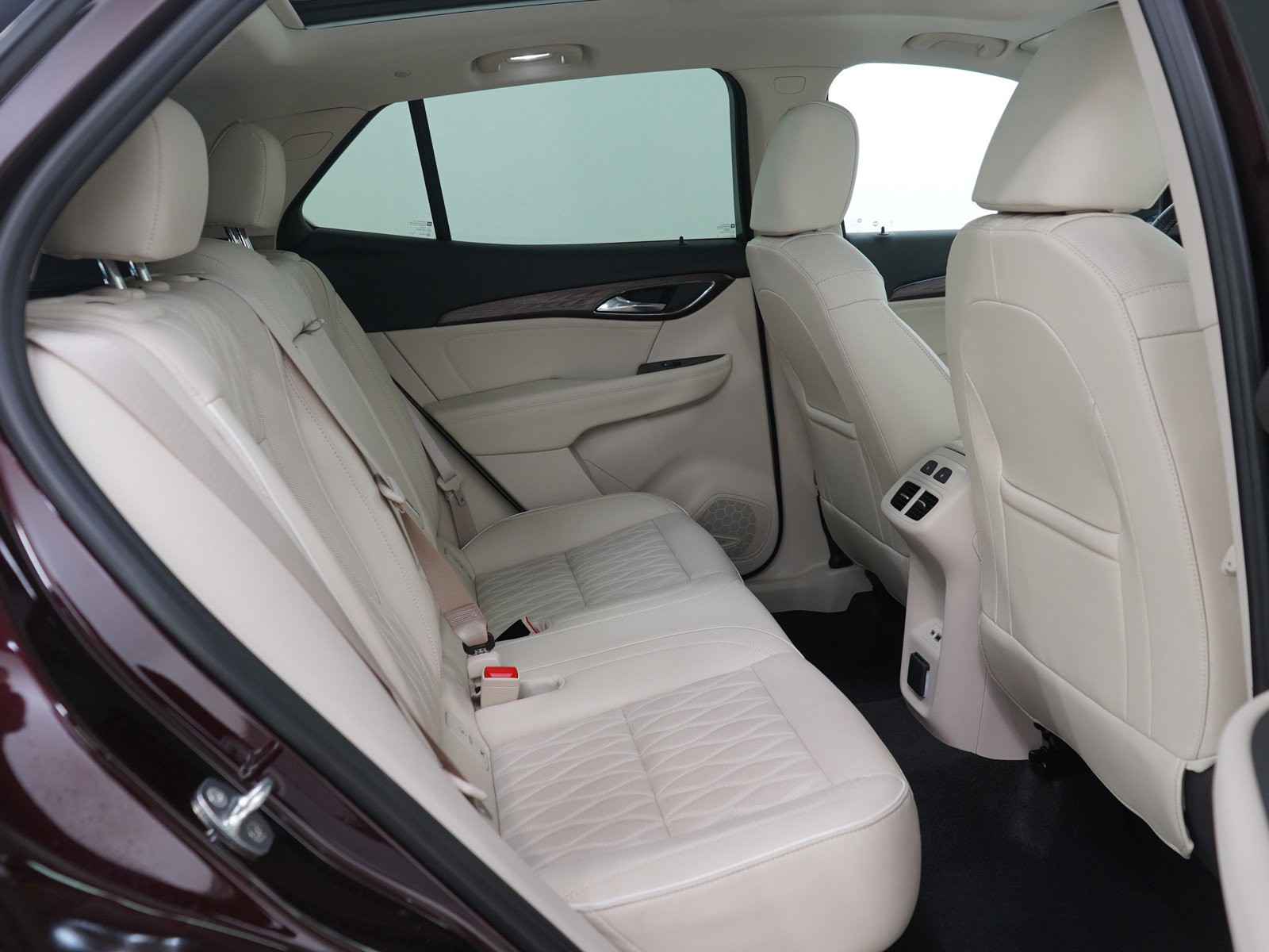 Used 2023 Buick Envision Avenir image 13