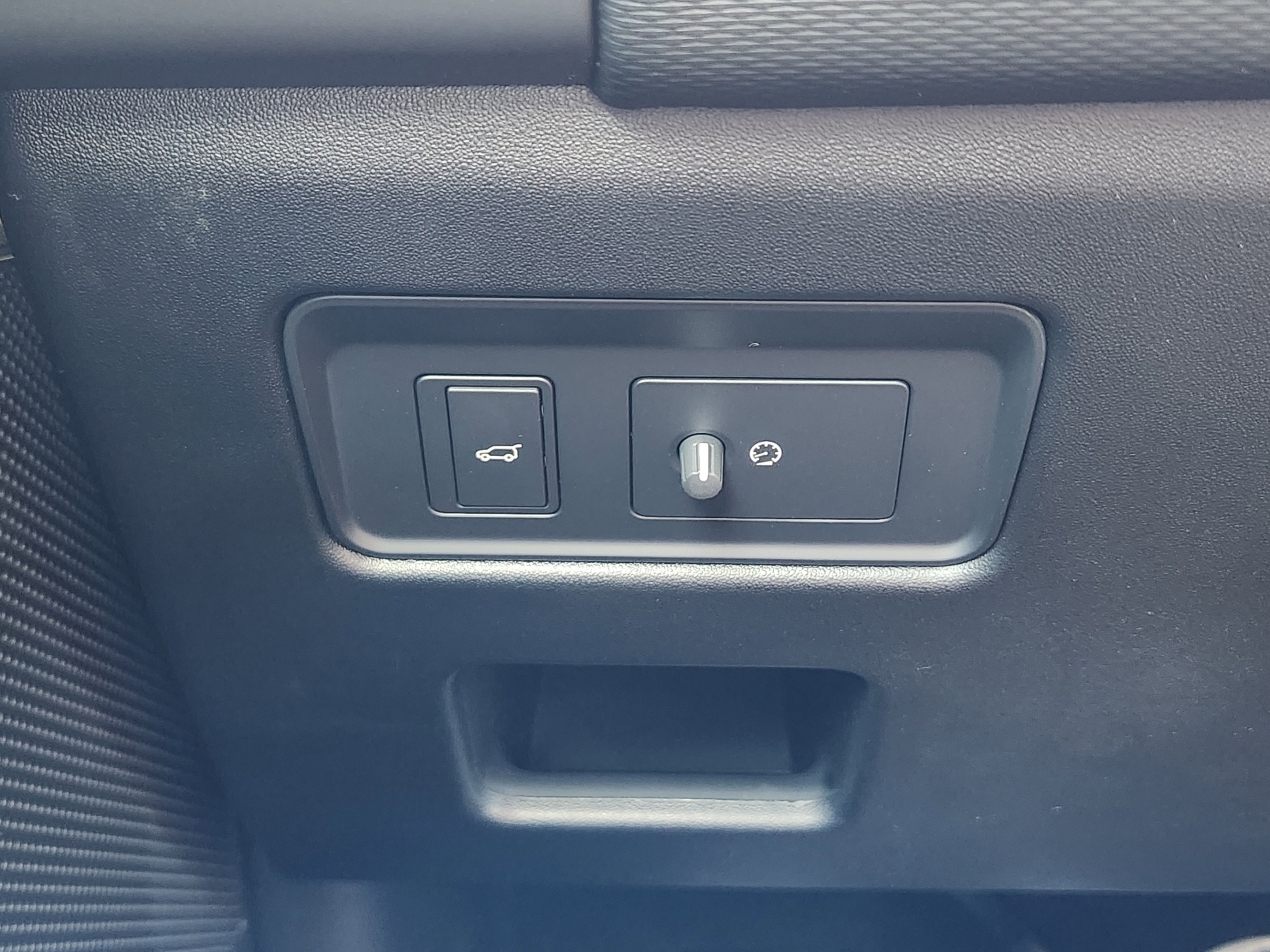New 2026 Land Rover Discovery Limited Edition AWD/4WD image 17