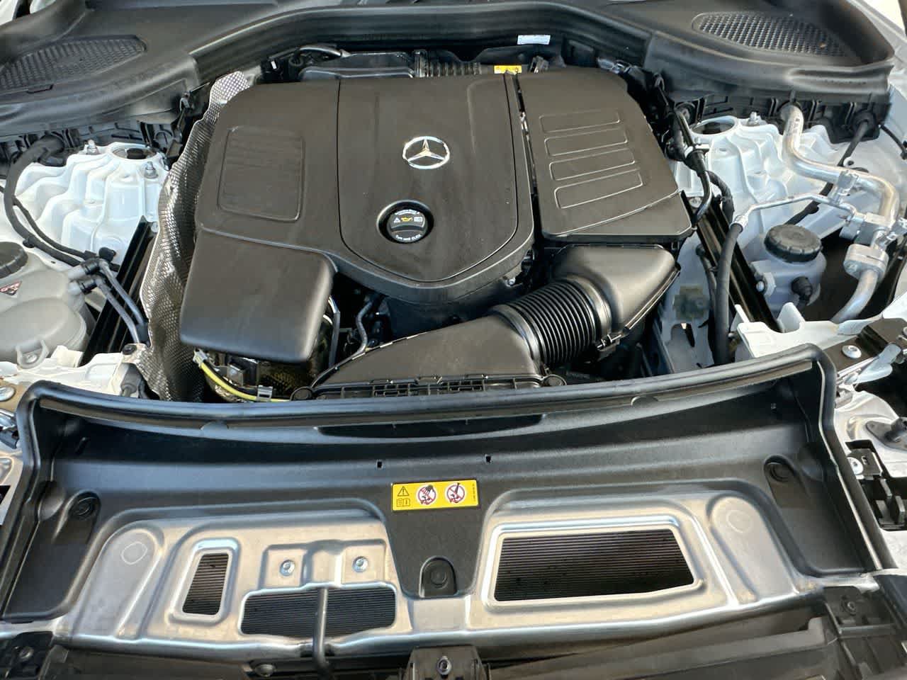 Used 2025 Mercedes-Benz GLC 300 4MATIC image 12