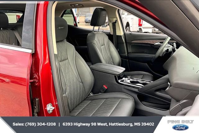 Used 2023 Buick Envision Avenir image 6