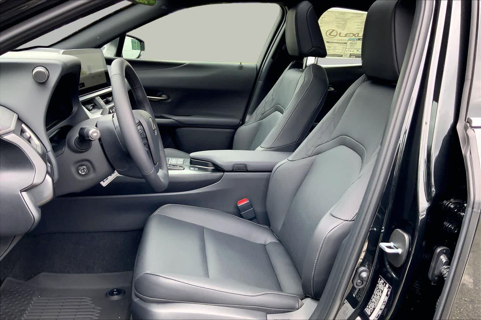 New 2026 Lexus UX 300h AWD image 9