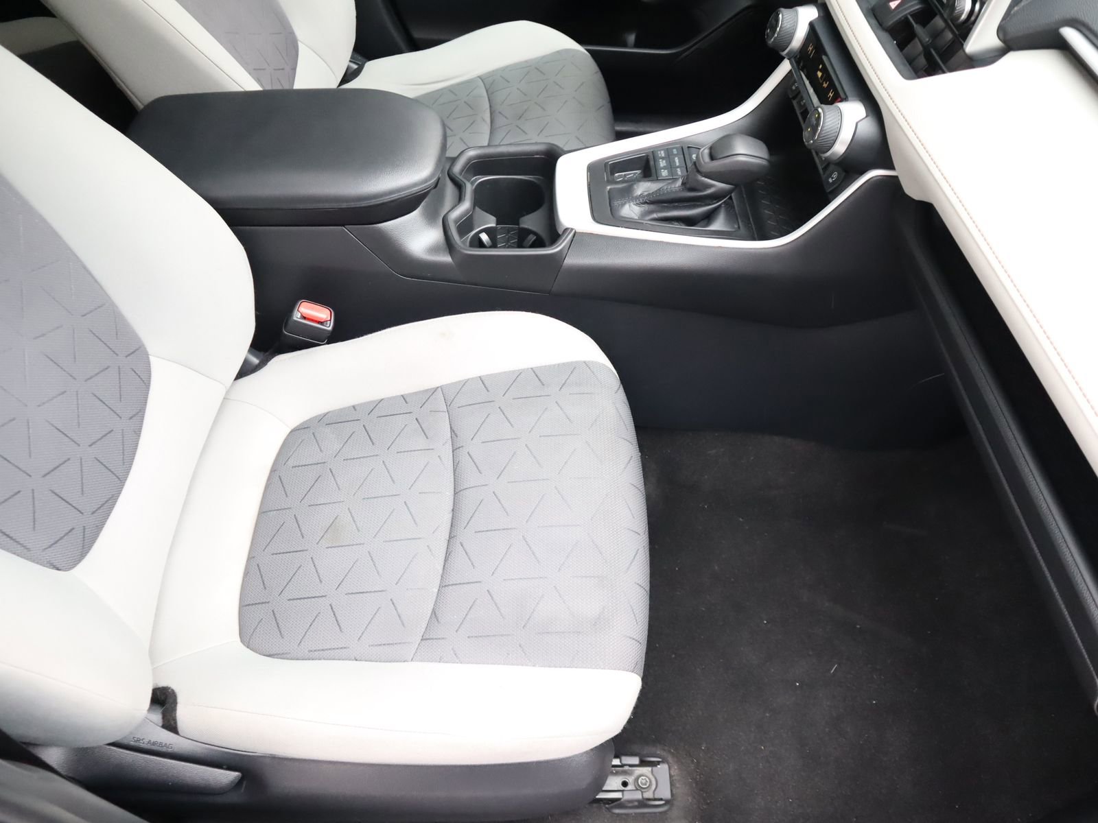 Used 2021 Toyota RAV4 XLE w/ Convenience Package AWD/4WD image 40