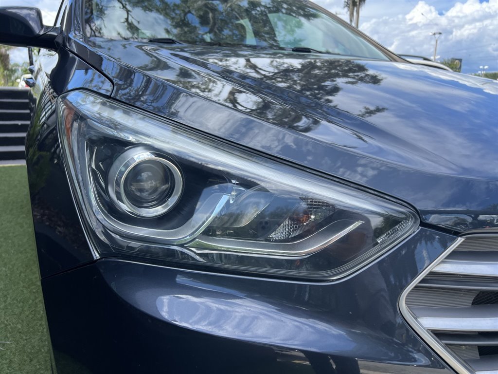 Used 2017 Hyundai Santa Fe Sport FWD image 9