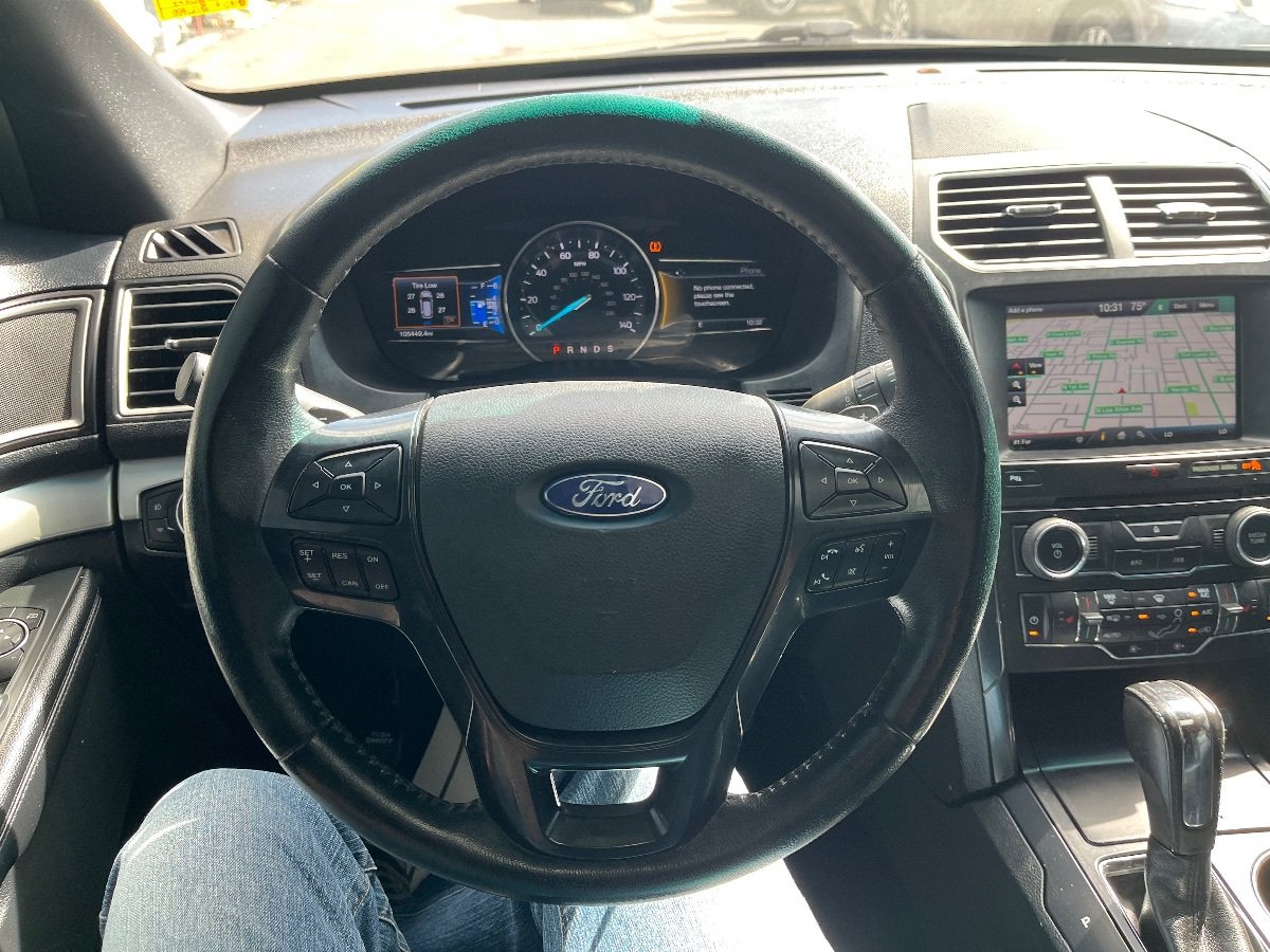 Used 2016 Ford Explorer XLT w/ Equipment Group 202A FWD image 18