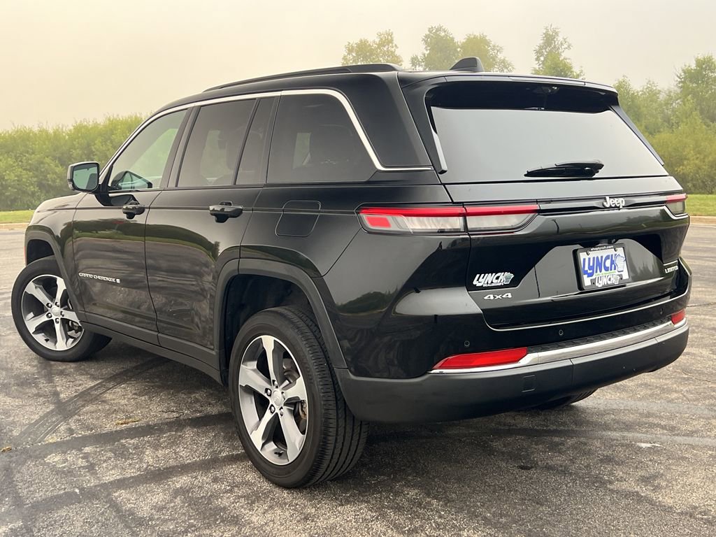 Used 2024 Jeep Grand Cherokee Limited w/ Luxury Tech Group II image 42