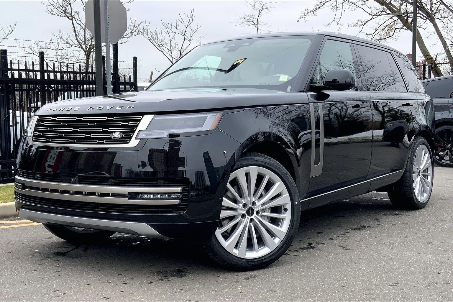 New 2026 Land Rover Range Rover Long Wheelbase SE