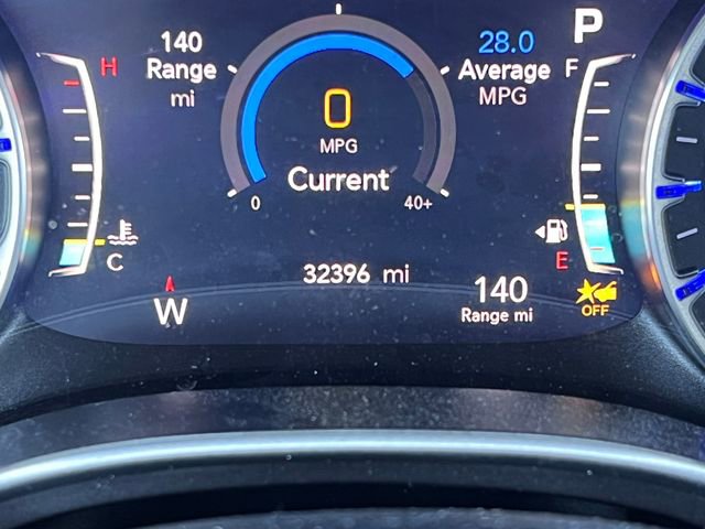 Used 2024 Chrysler Pacifica Touring-L FWD image 4