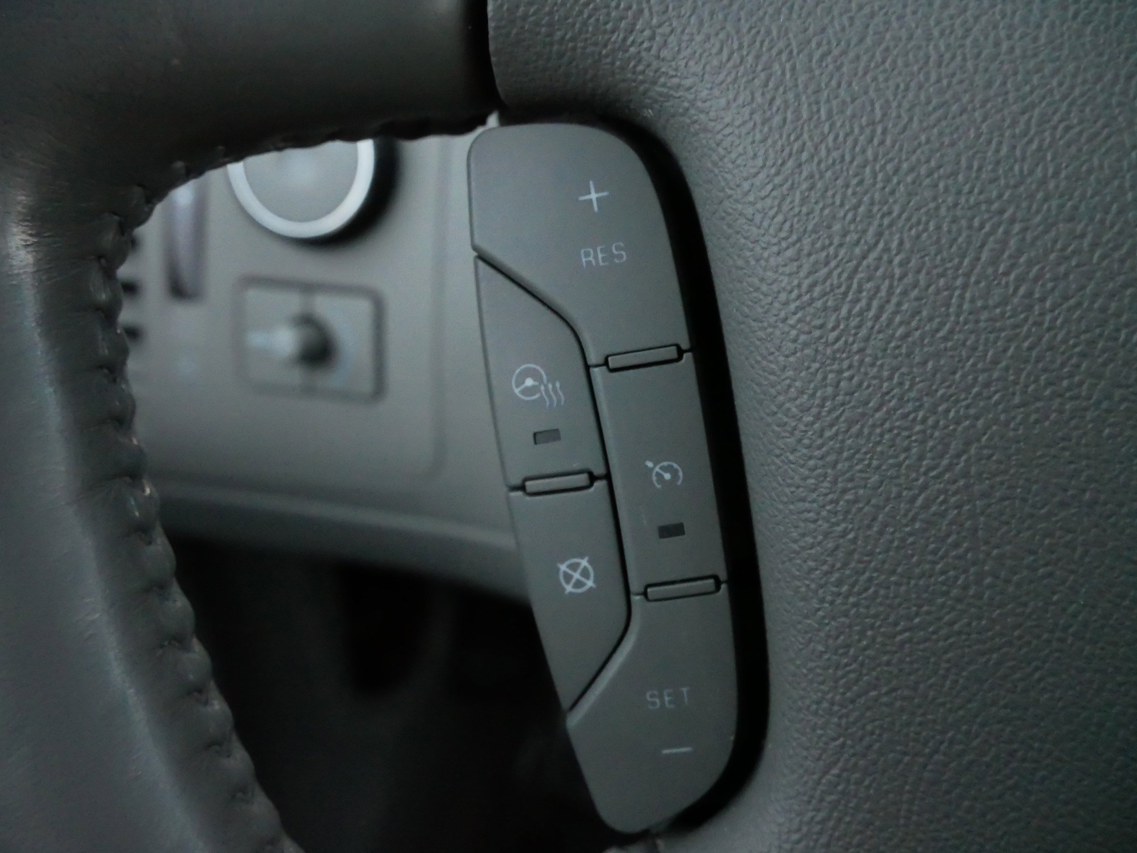 Used 2011 Cadillac DTS Premium image 26