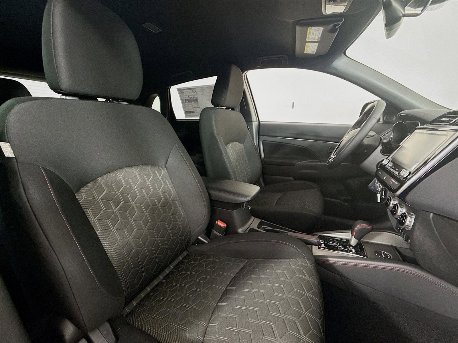 Used 2025 Mitsubishi Outlander Sport AWD image 25