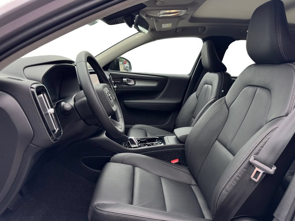 New 2026 Volvo XC40 B5 Ultra w/ Protection Package Premier AWD/4WD image 12