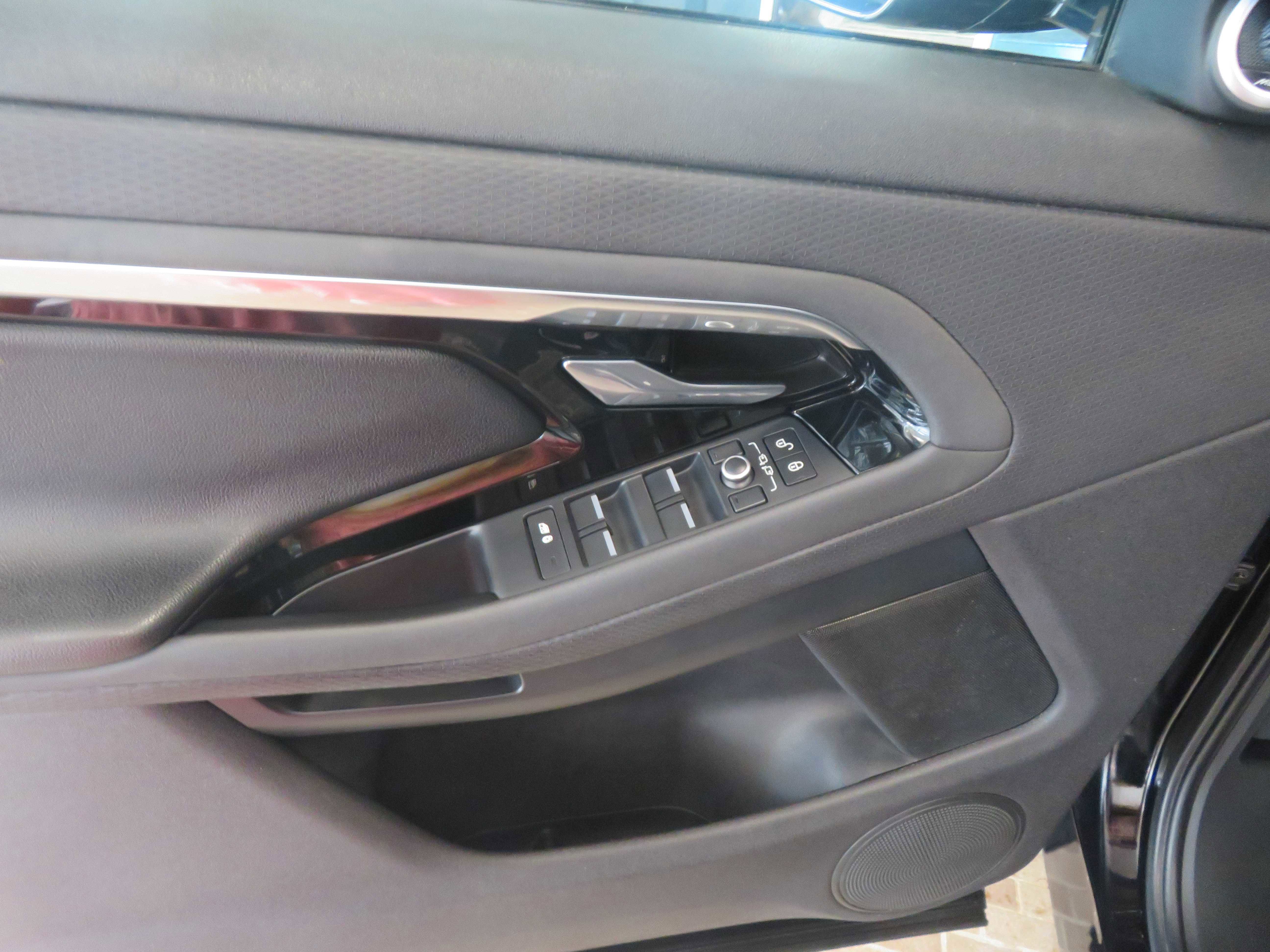 Used 2020 Land Rover Range Rover Evoque S image 14