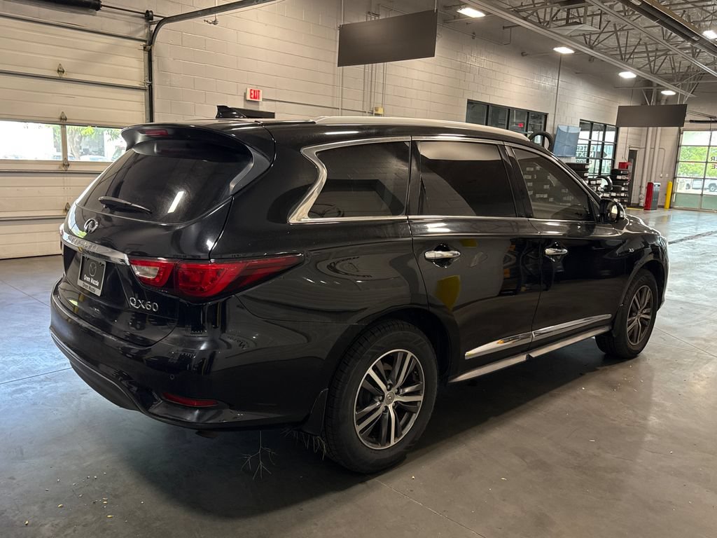 Used 2017 INFINITI QX60 Luxe w/ Premium Plus Package AWD/4WD image 4