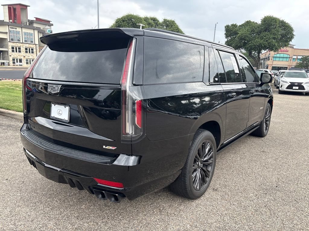 Used 2024 Cadillac Escalade ESV V w/ LPO, ONYX Package AWD/4WD image 5