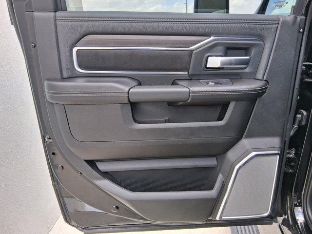 New 2026 RAM 3500 Laramie AWD/4WD image 20