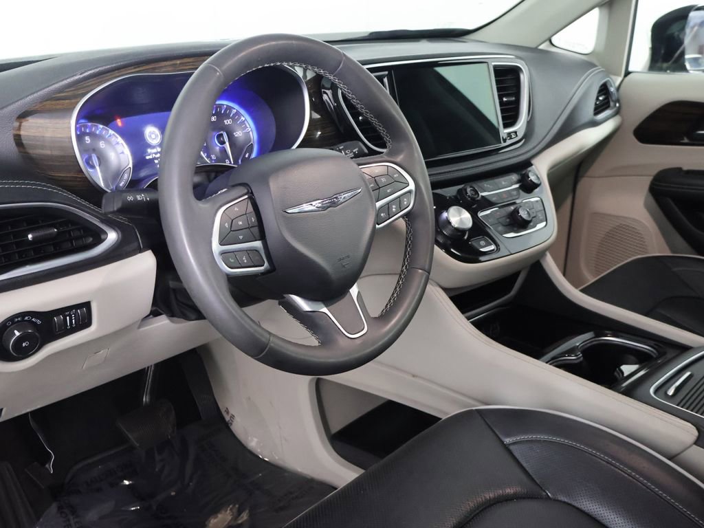 Used 2023 Chrysler Pacifica Limited image 27