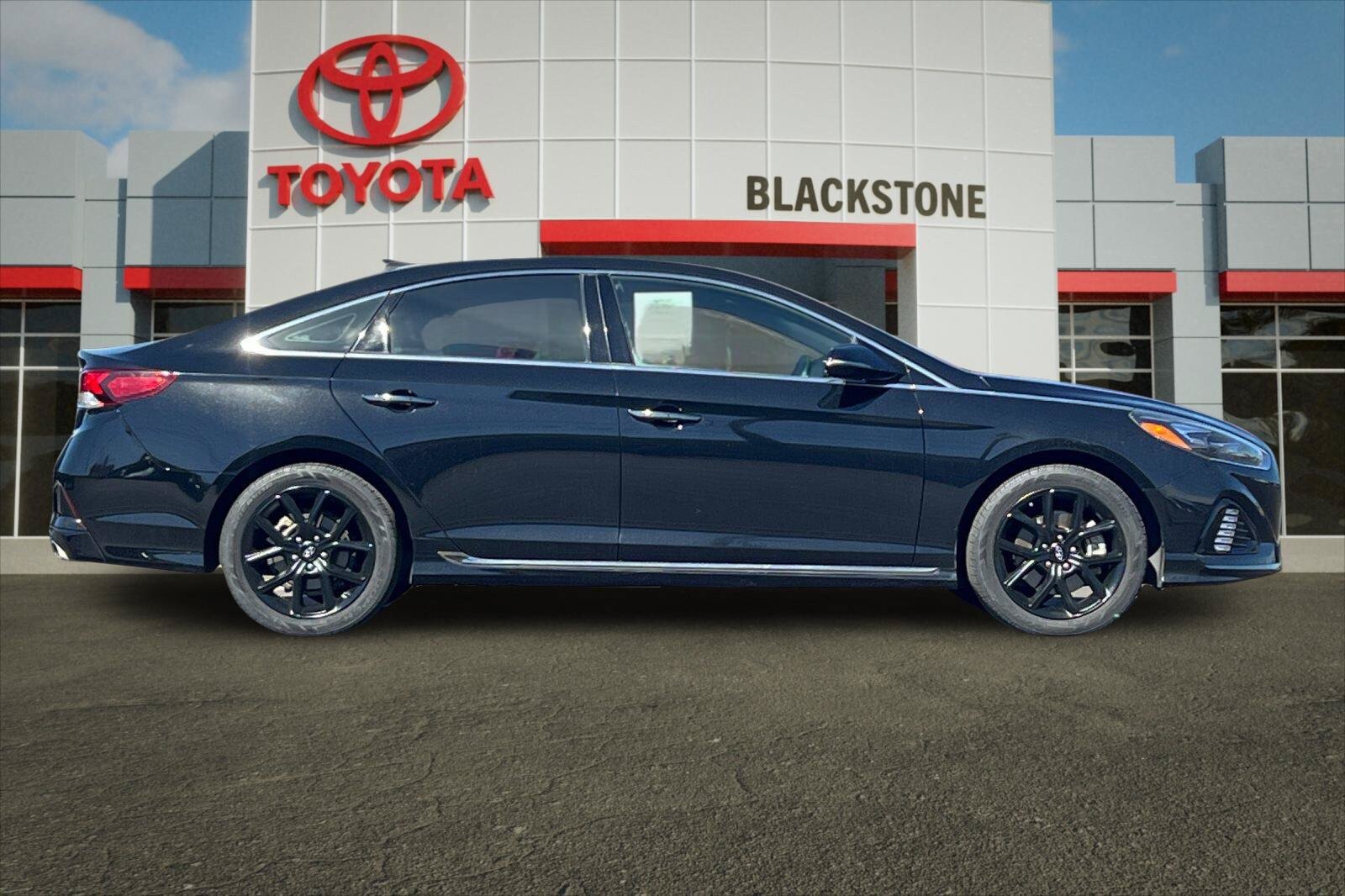 Used 2019 Hyundai Sonata Limited FWD image 2