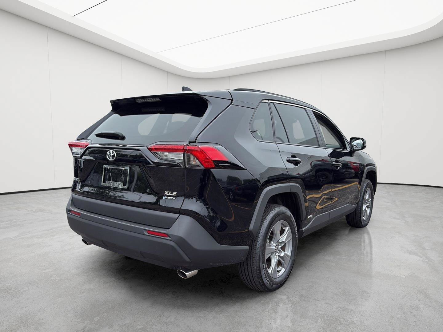 Used 2025 Toyota RAV4 XLE w/ Convenience Package AWD/4WD image 13