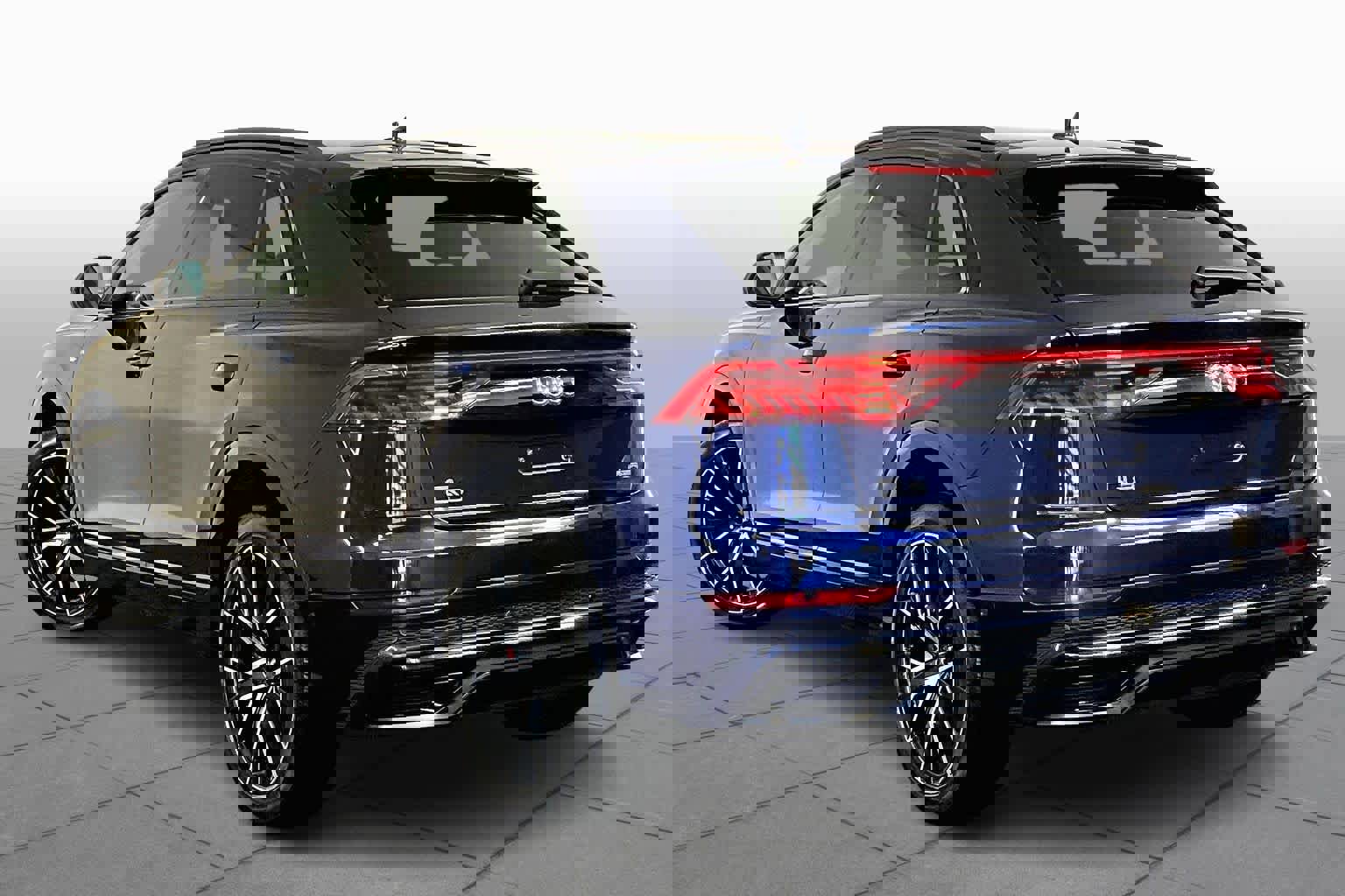 Used 2019 Audi Q8 Prestige image 12