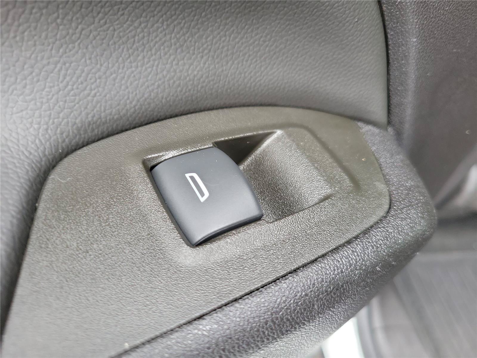 Used 2024 Chevrolet Equinox LT FWD image 18