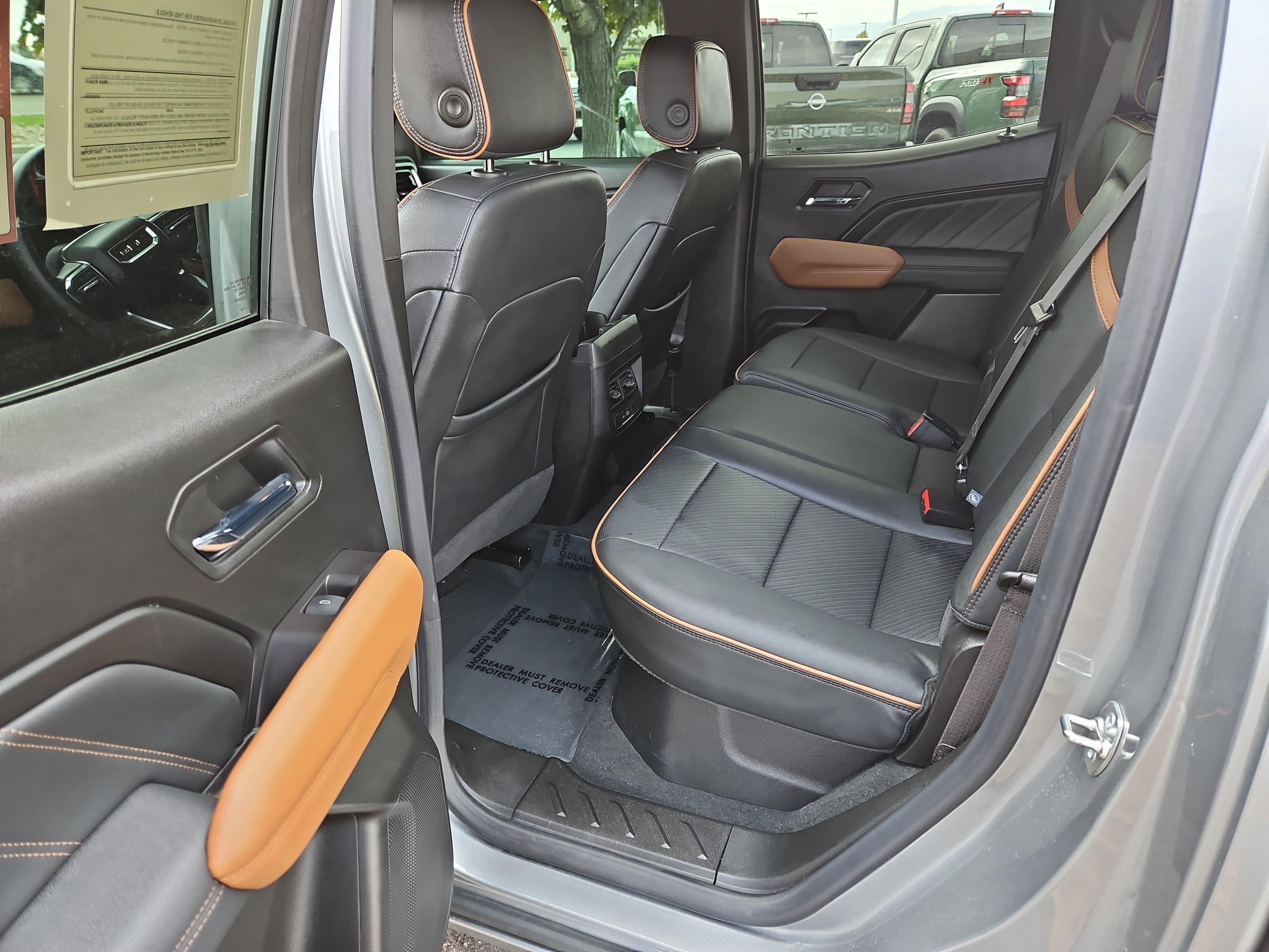 Used 2024 GMC Canyon AT4 w/ AT4 Premium Package image 10