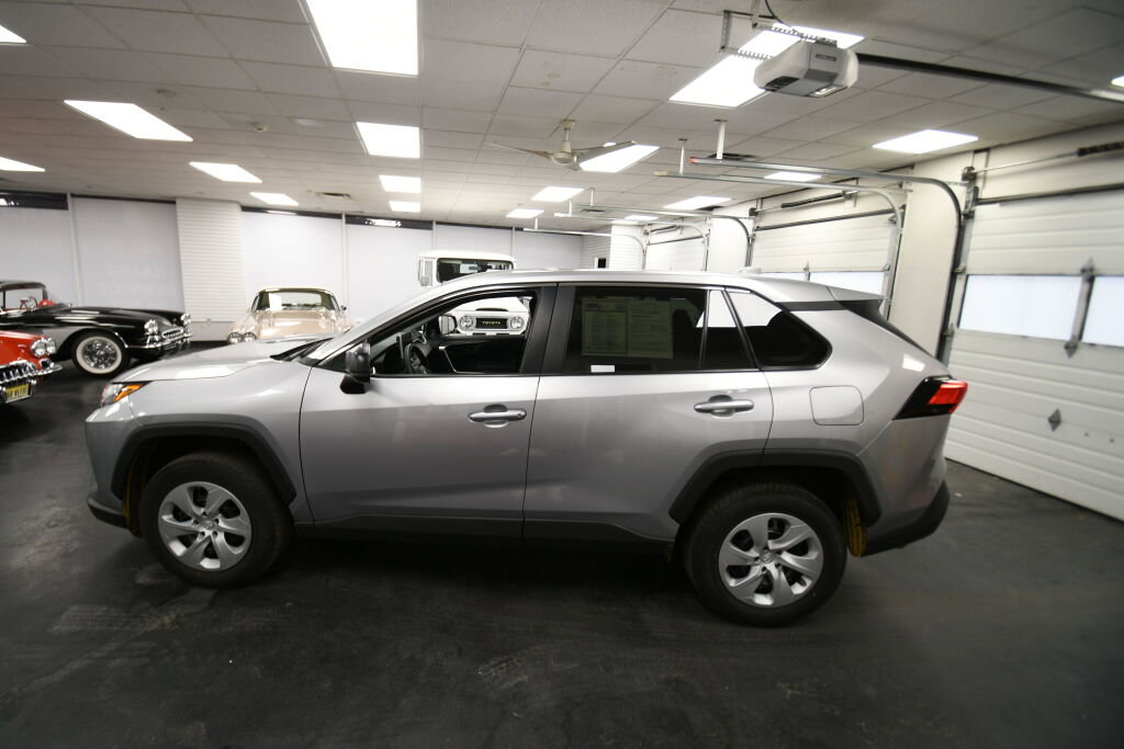 Certified 2024 Toyota RAV4 LE image 4