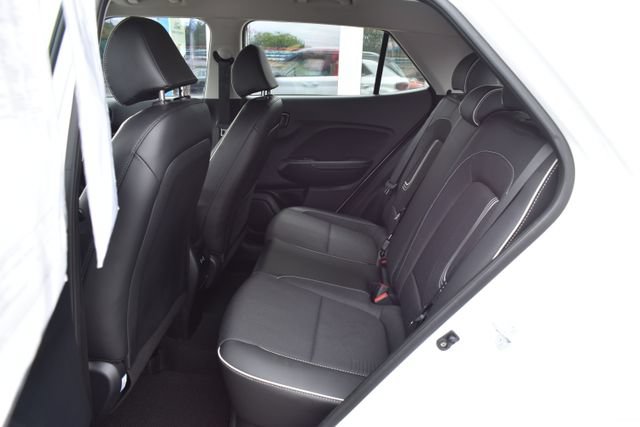 Used 2025 Hyundai Venue Limited FWD image 26