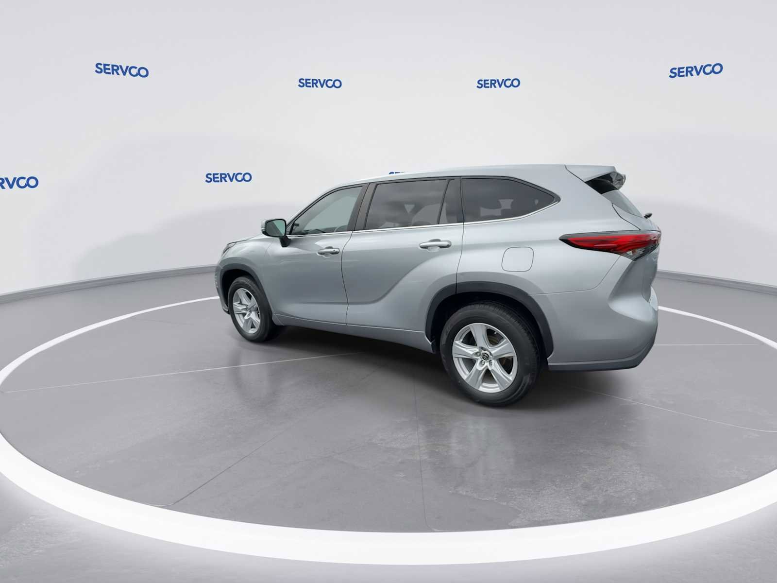 Used 2023 Toyota Highlander L FWD image 6
