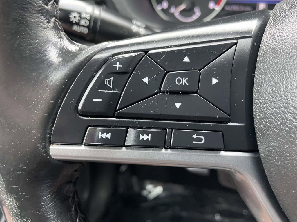 Used 2022 Nissan Sentra SV image 32