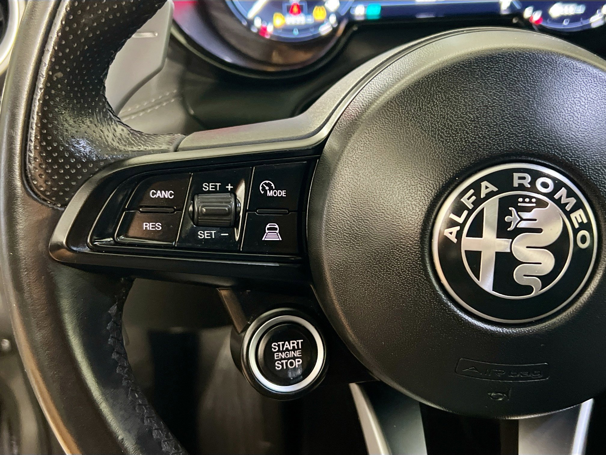 Used 2024 Alfa Romeo Tonale Veloce w/ Premium Interior Package image 18