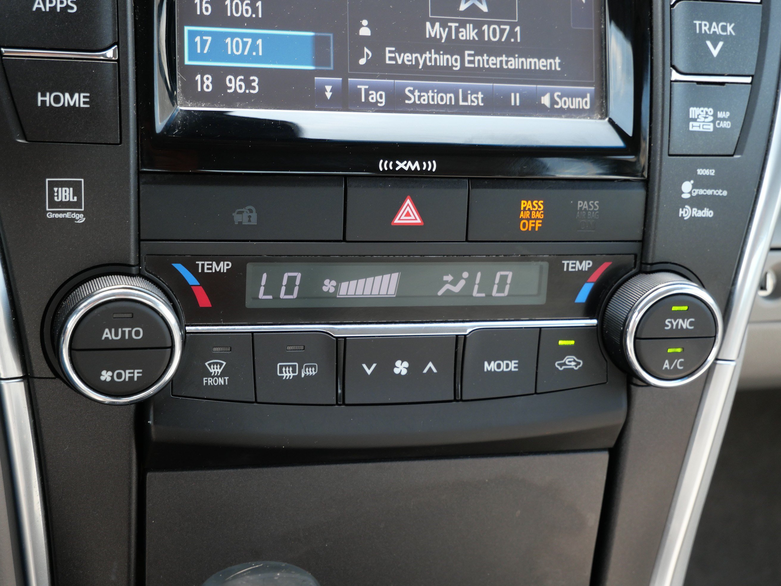 Used 2016 Toyota Camry XLE w/ Moonroof Package FWD image 23
