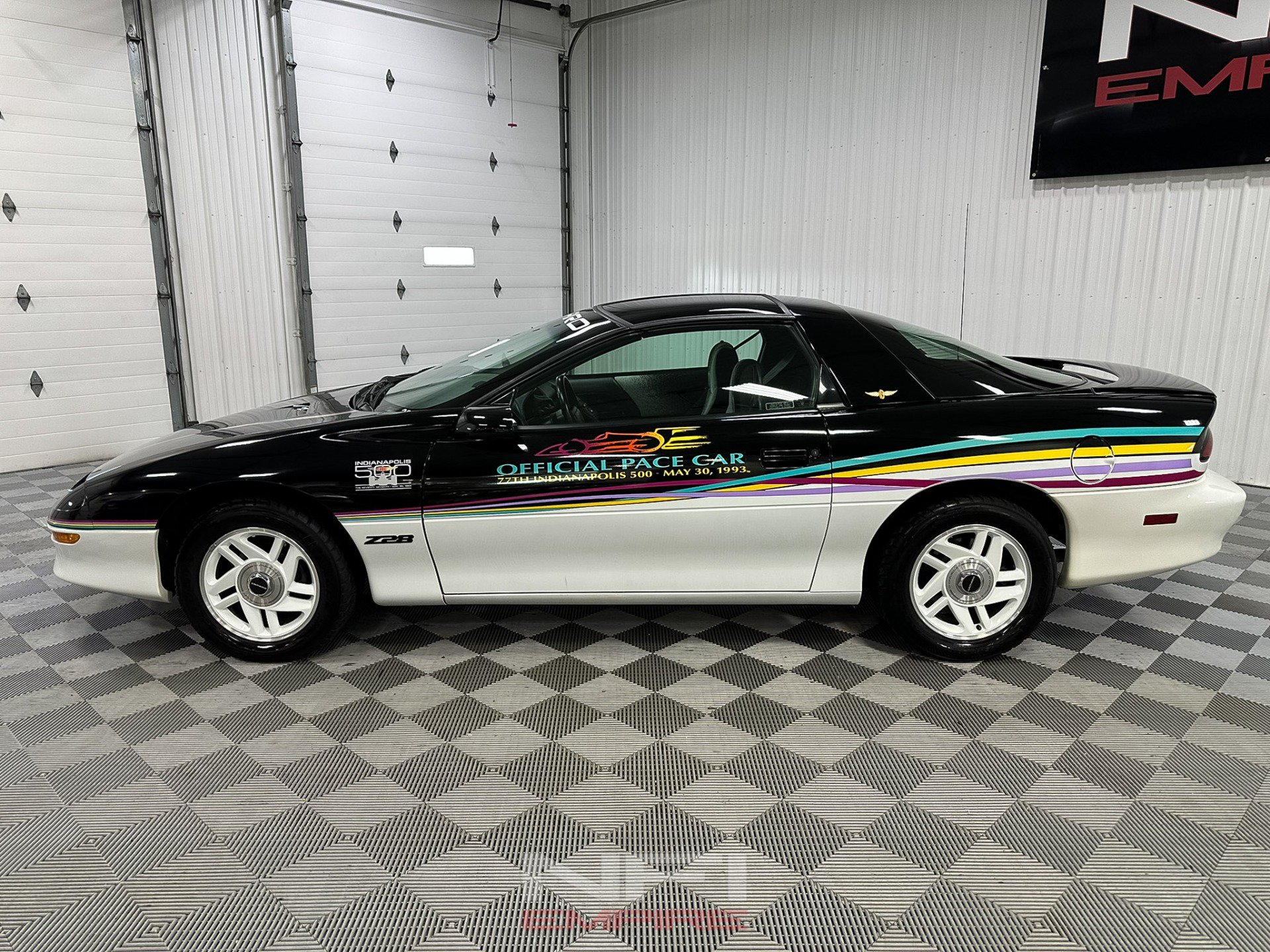 Used 1993 Chevrolet Camaro Z28 RWD image 2