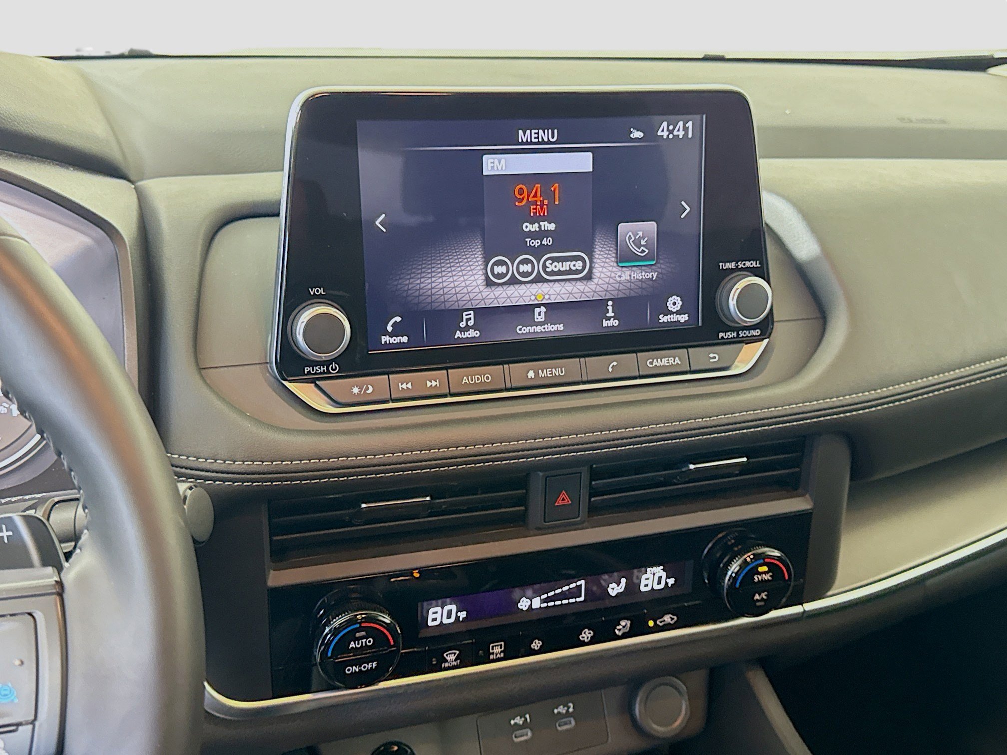 Used 2025 Nissan Rogue SV image 18