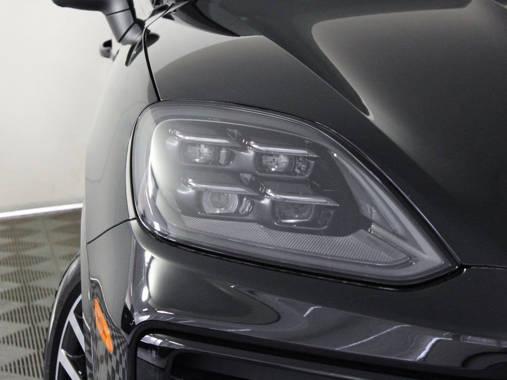 Certified 2025 Porsche Cayenne Coupe image 11