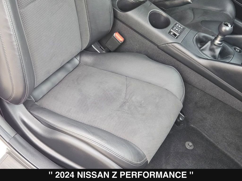 Used 2024 Nissan Z Performance w/ Floor Mat Package image 29
