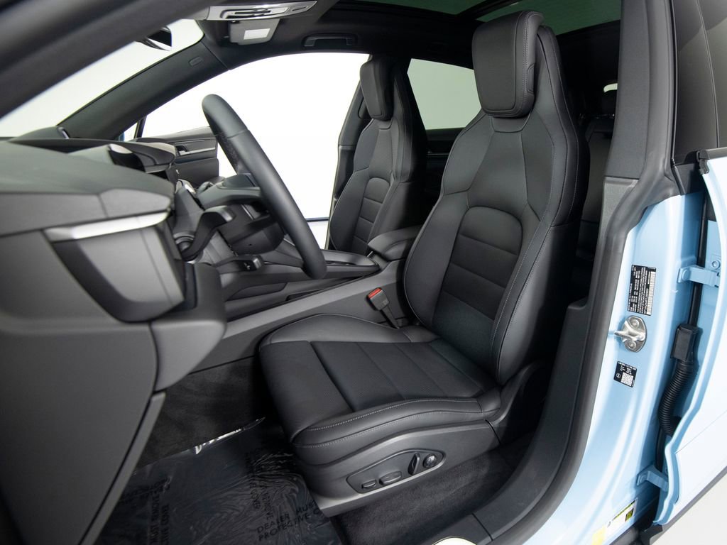 New 2026 Porsche Macan 4 Electric image 5