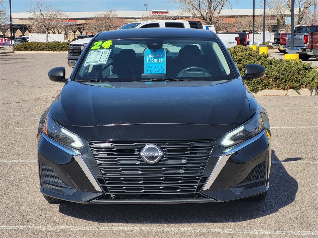 Used 2024 Nissan Altima 2.5 SV image 5