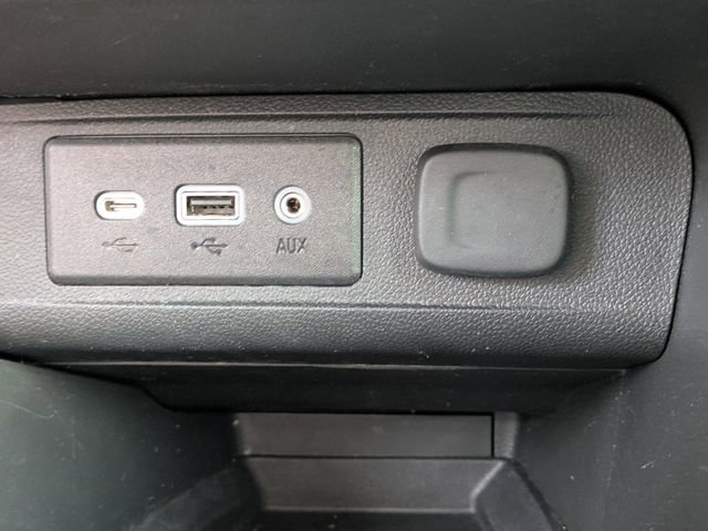 Used 2023 Buick Encore GX Select w/ Sport Touring Package FWD image 22