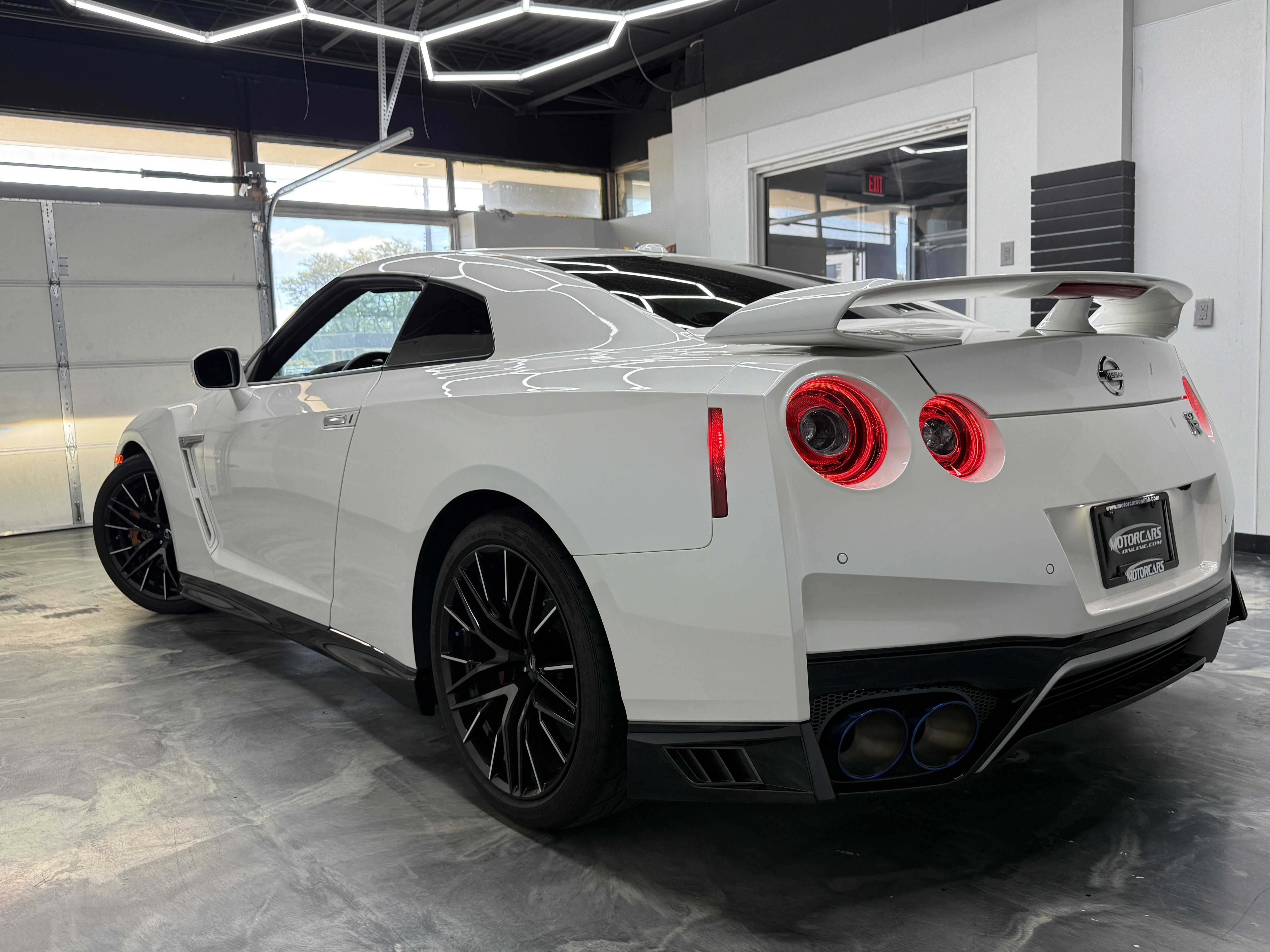 Used 2020 Nissan GT-R Premium AWD/4WD image 3