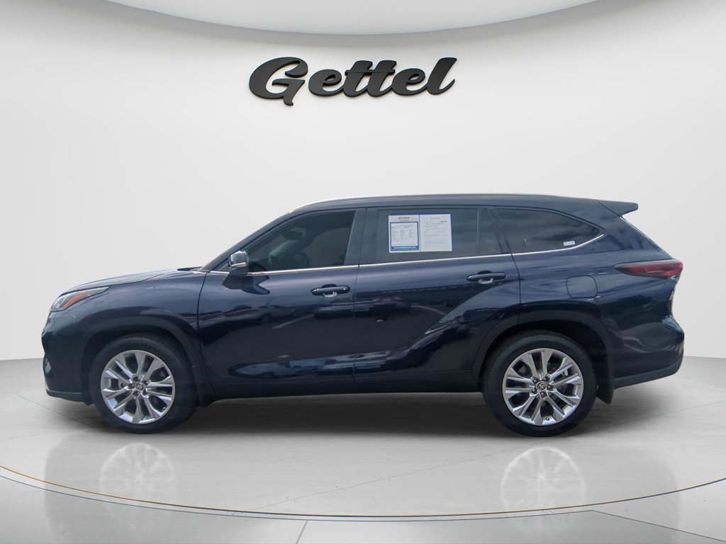 Used 2024 Toyota Highlander Limited FWD image 9