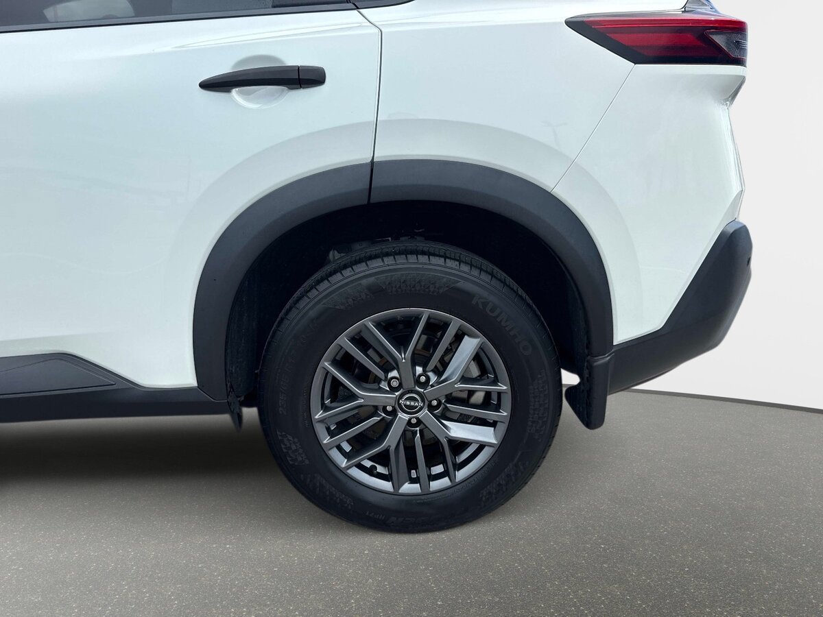 Used 2023 Nissan Rogue S FWD image 10