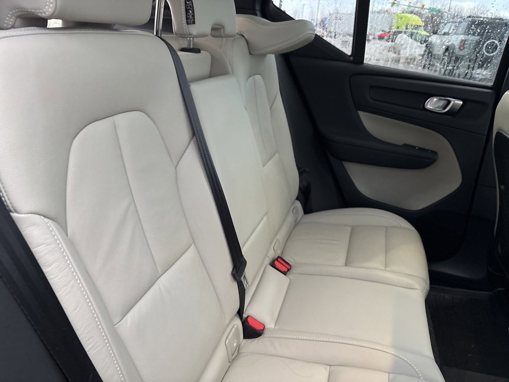 Certified 2023 Volvo XC40 B5 Plus w/ Protection Package Premier image 37