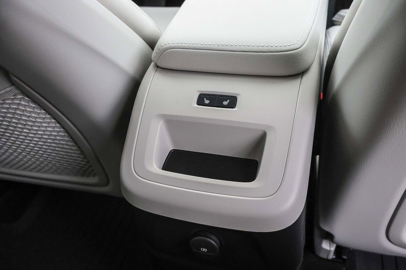 New 2026 Volvo XC60 T8 Ultra w/ Protection Package Premier image 22