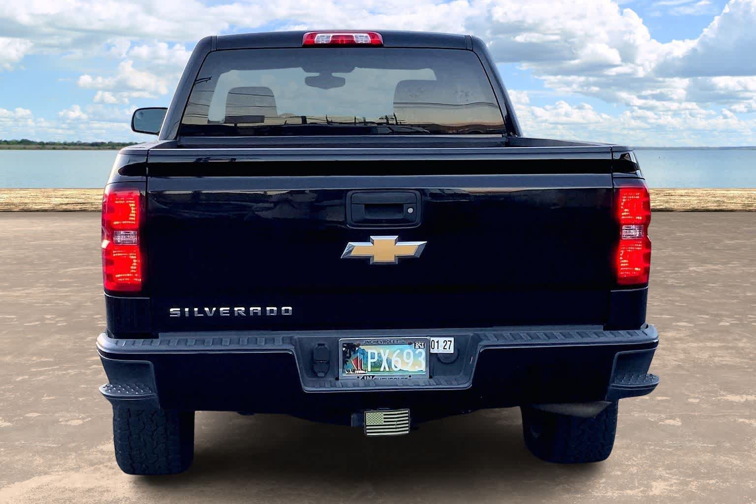 Used 2018 Chevrolet Silverado 1500 Custom w/ Custom Value Package RWD image 5