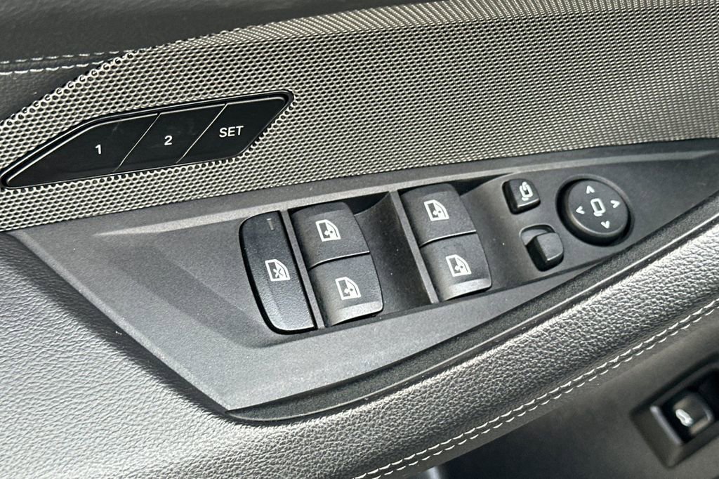 Used 2023 BMW i4 eDrive35 image 11