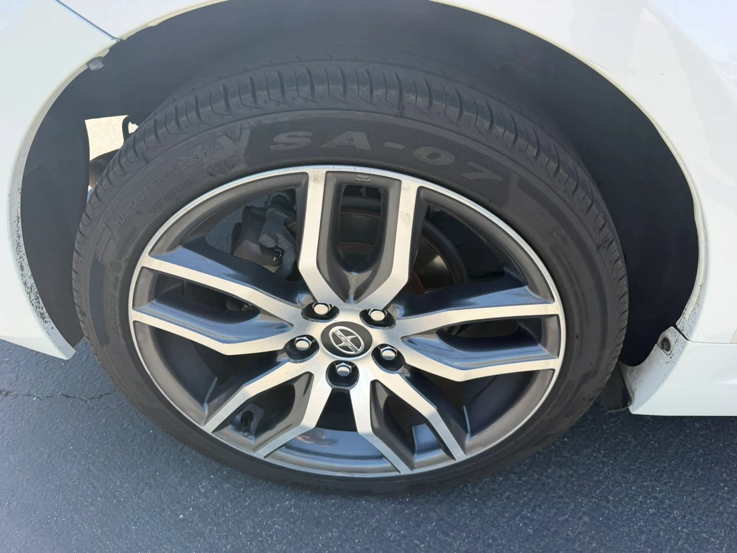 Used 2015 Scion tC FWD image 29
